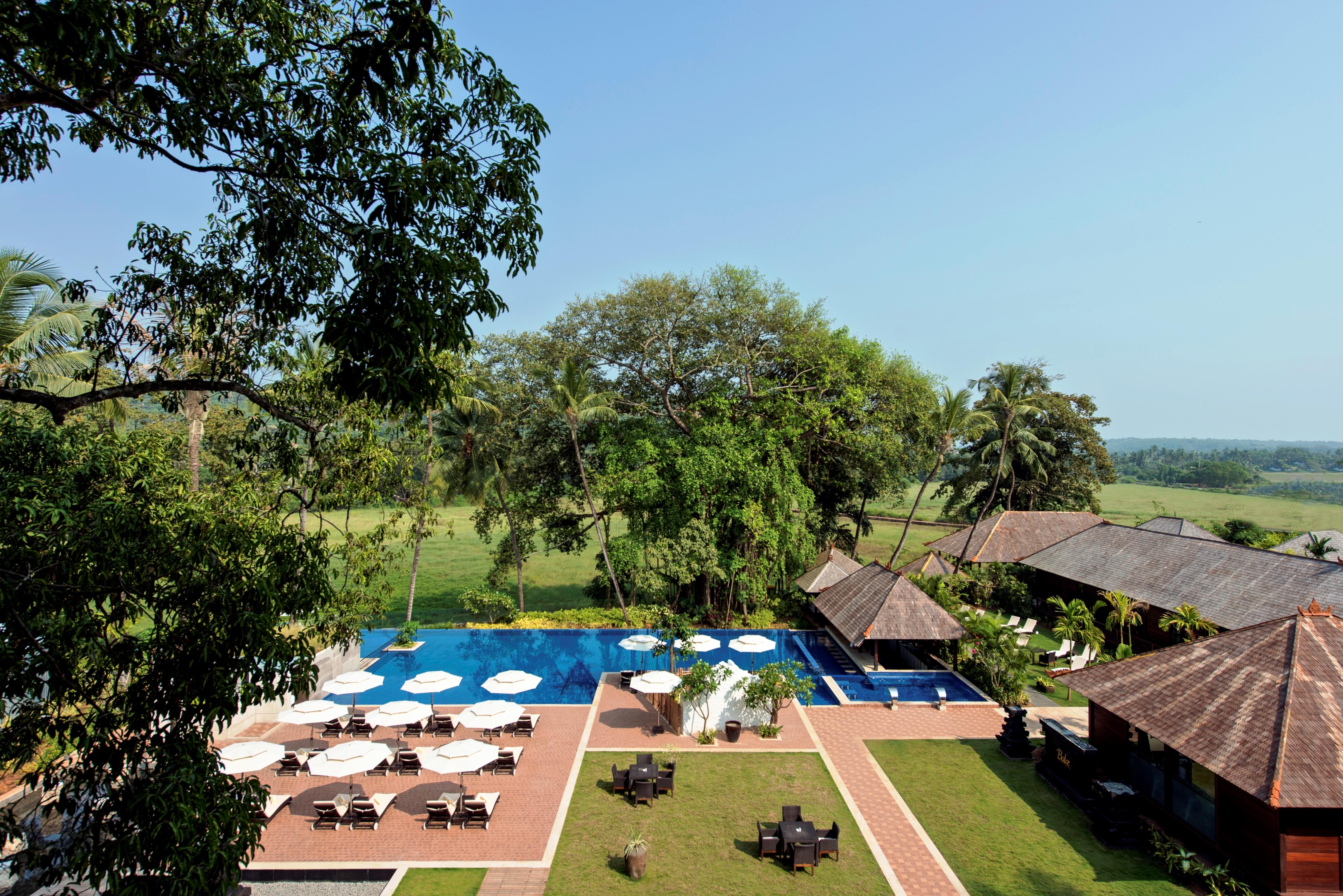 Novotel Goa Resort & Spa Candolim Esterno foto The pool at the Taj Bengal