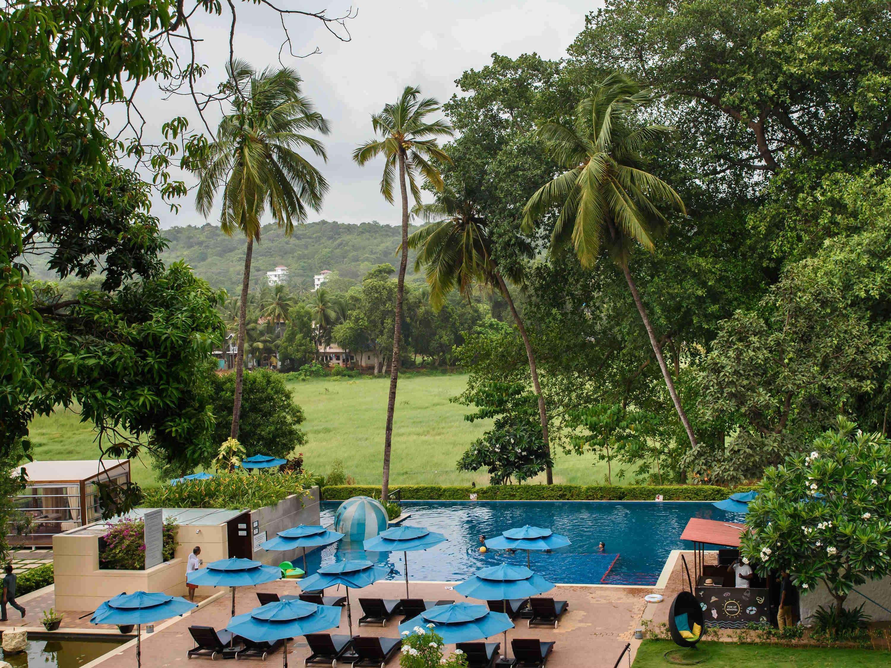 Novotel Goa Resort & Spa Candolim Esterno foto The pool at the Taj Bengal