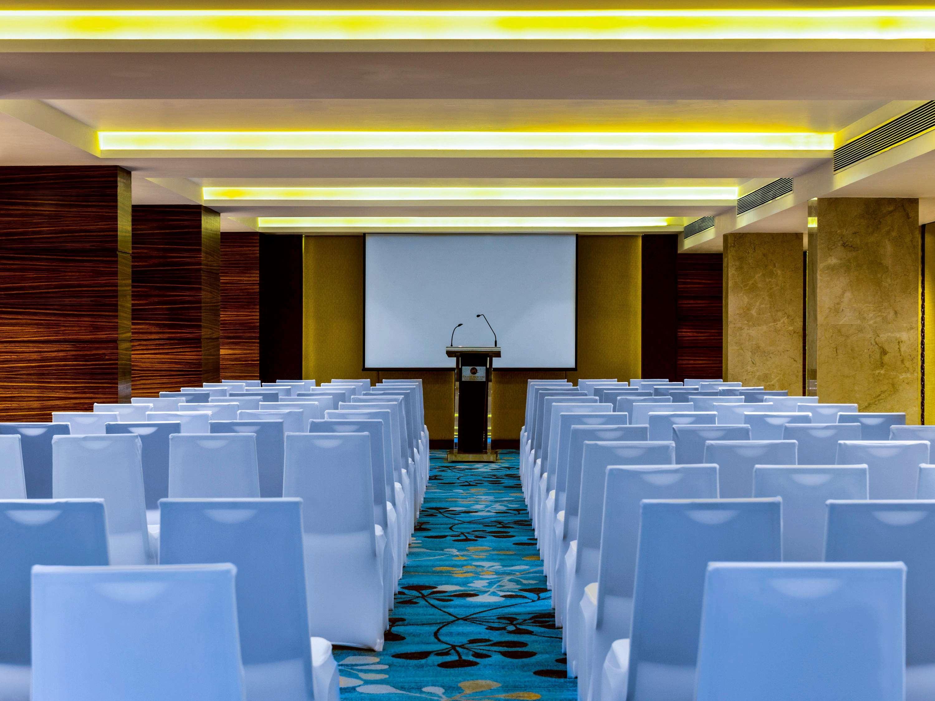 Novotel Goa Resort & Spa Candolim Esterno foto The Westin Ballroom