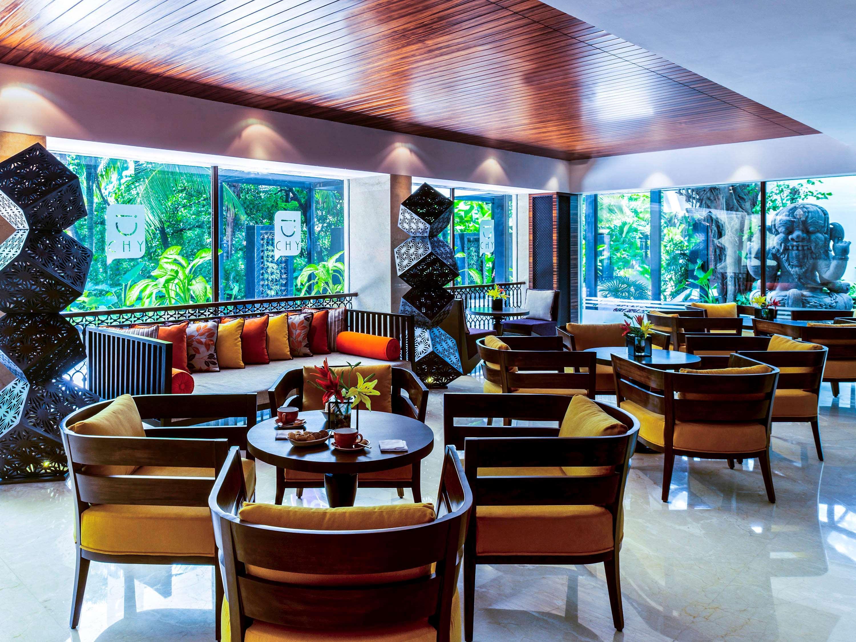 Novotel Goa Resort & Spa Candolim Esterno foto The lobby lounge